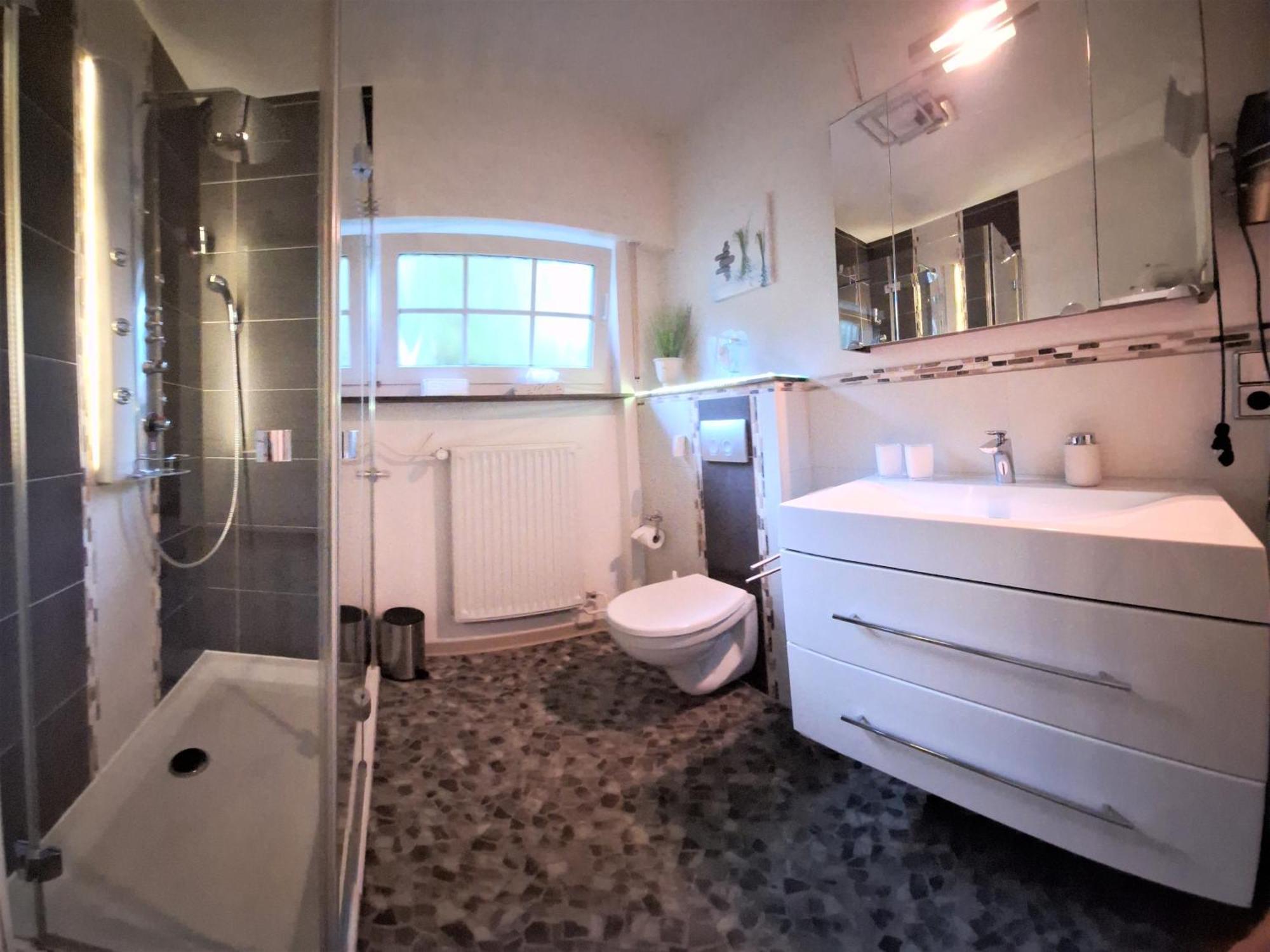 Seeblick-Ferienwohnung Im "Ferienhaus Agger-Blick" Mit Traumhafter Sonnen-Terrasse, Sauna, E-Kamin & Kajak Гуммерсбах Экстерьер фото